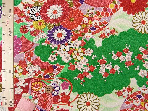 古布再現ちりめん生地・平安花車模様(緑) 10cm単位 切り売り |生地 和