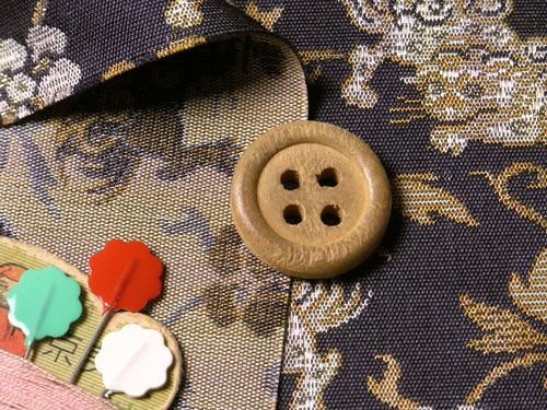 西陣織裂地・牡丹唐獅子(古代紫) 10cm単位 切り売り |生地 和柄/和布