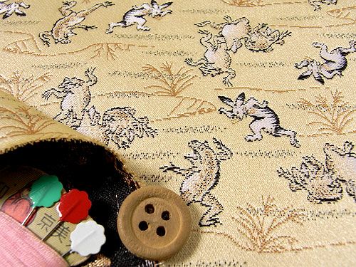 金らん・鳥獣戯画 10cm単位 切り売り |生地 和柄/和布/ちりめん手芸