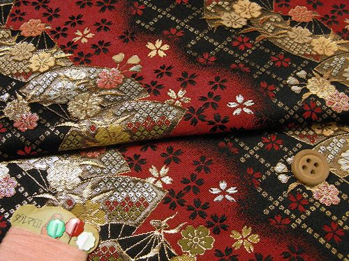 金襴生地(金らん)斜取り扇面桜(黒/赤) 10cm単位 切り売り |生地 和柄