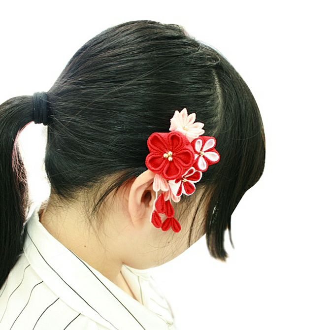 つまみ細工キット・彩花ブローチ（赤） |生地 和柄/和布/ちりめん手芸