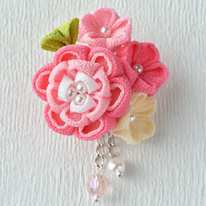 つまみ細工キット・彩花ブローチ（ピンク） |生地 和柄/和布/ちりめん