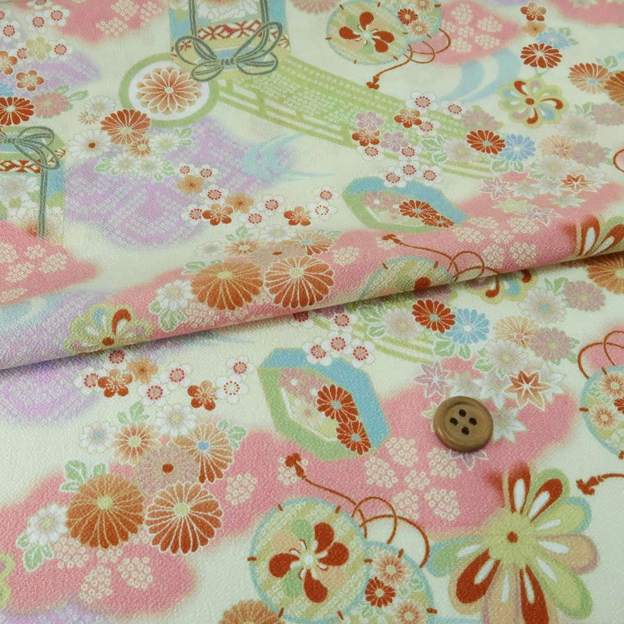 一越ちりめん生地 貝桶と花鼓(クリームアイボリー)【布がたり