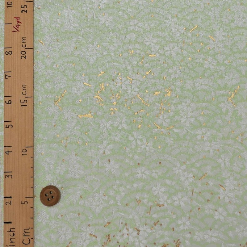 金襴生地(金らん) さくら青海波に金散らし(淡わさび)