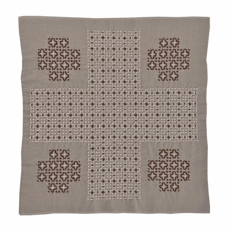 刺し子キット 花ふきん Textile Lab・Pray 祈り (トープ) オリムパス製絲刺子キット AYUFISH int. ひとめ刺し技法