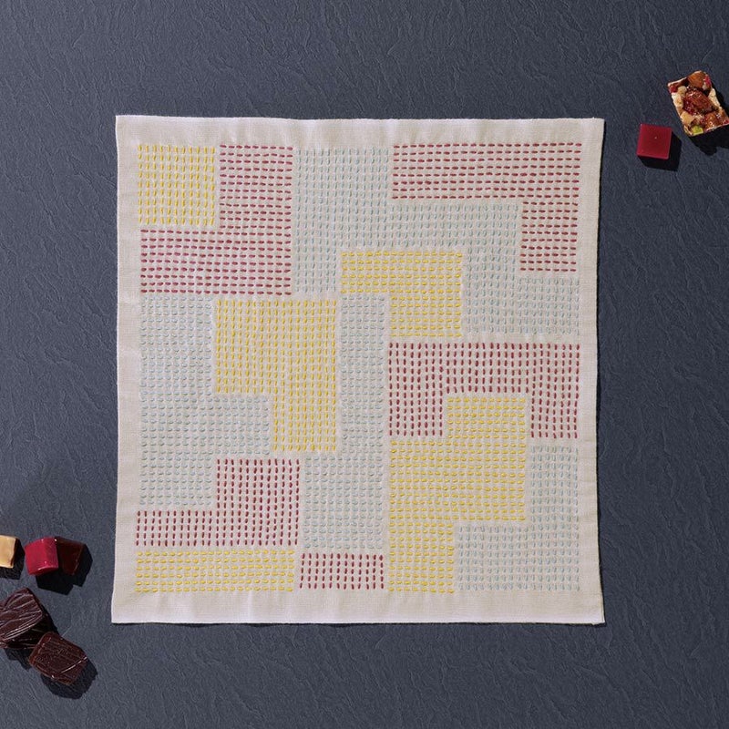 刺し子キット 花ふきん Textile Lab・Block ブロック (アーモンドミルク)  オリムパス製絲刺子 AYUFISH int.デザイン 初心者中級者向き
