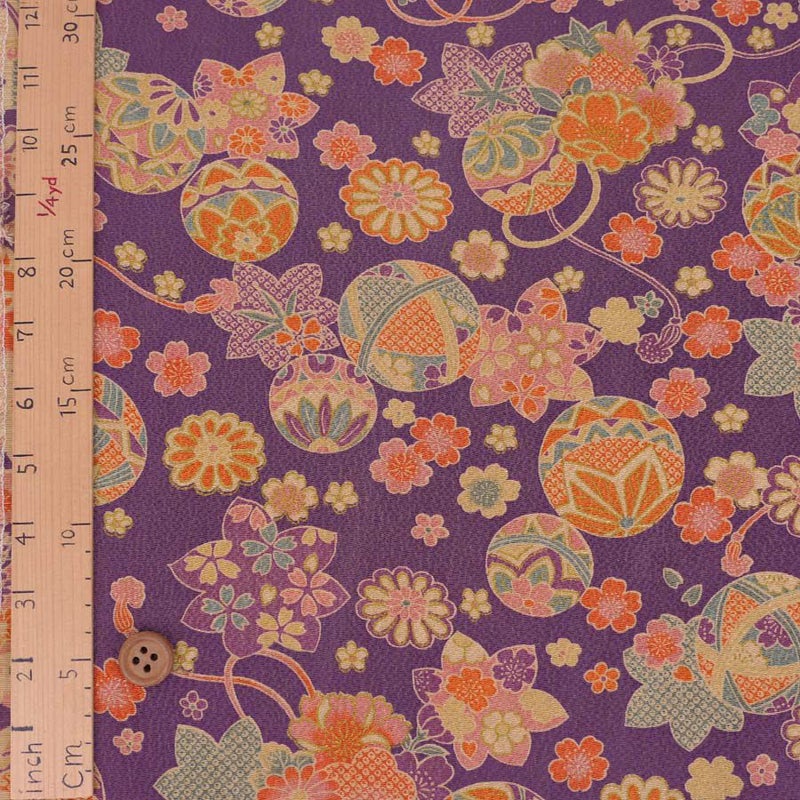 古布調ちりめん生地 手まりと和の花(紫) 10cm単位 切り売り チリメンパープル 手芸用縮緬布地 和風花柄 ちりめん細工用生地