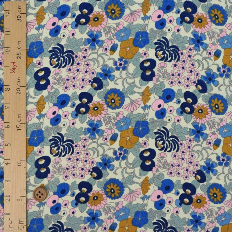 一越ちりめん生地 四季の花あつめ(薄ベージュ/青) 10cm単位 切り売り 洋風柄縮緬 チリメン布地 花柄 手芸用ひとこしちりめん モダン柄