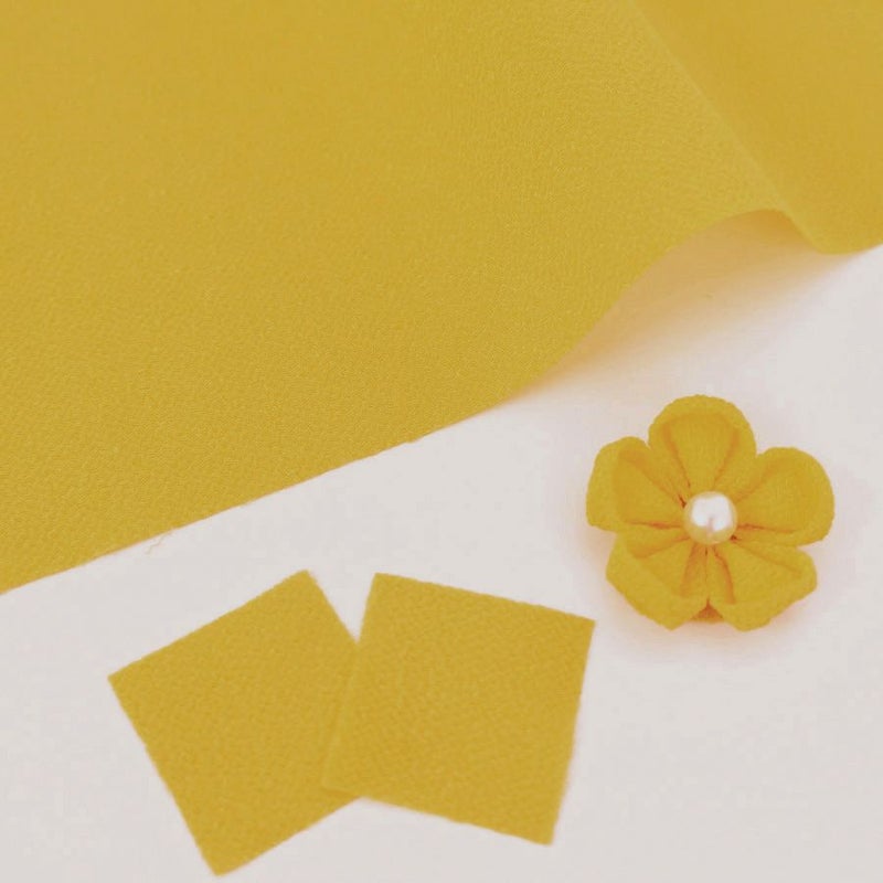 つまみ細工用カット済み生地・一越ちりめん(ひまわり) 3cm角 裁断済みひとこしちりめん カット済縮緬3センチ角 黄色イエロー