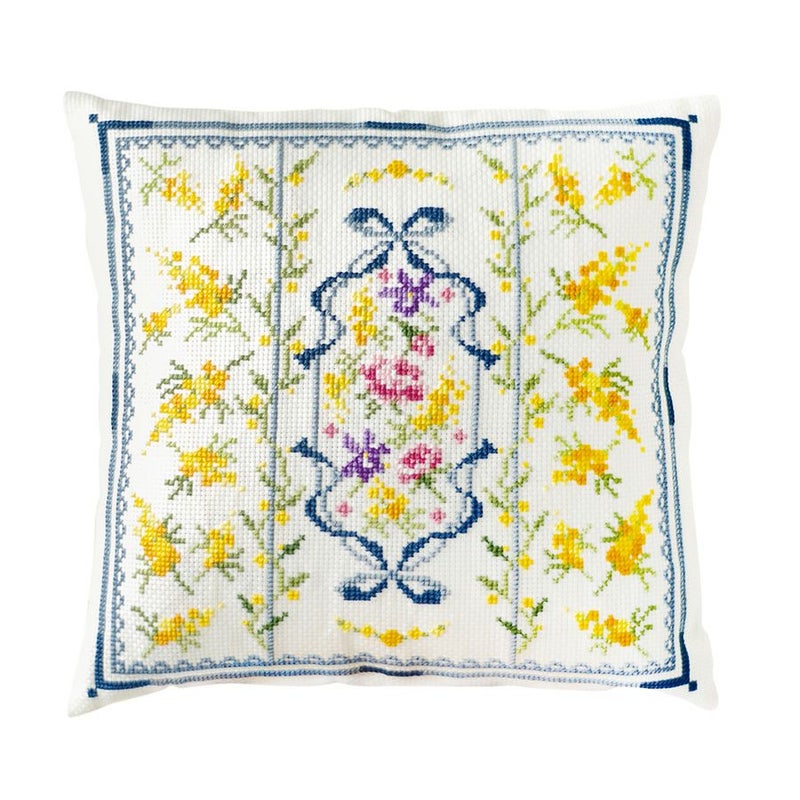 クロスステッチキット クッション ミモザと春の小花・オノエメグミ ミモザコレクション