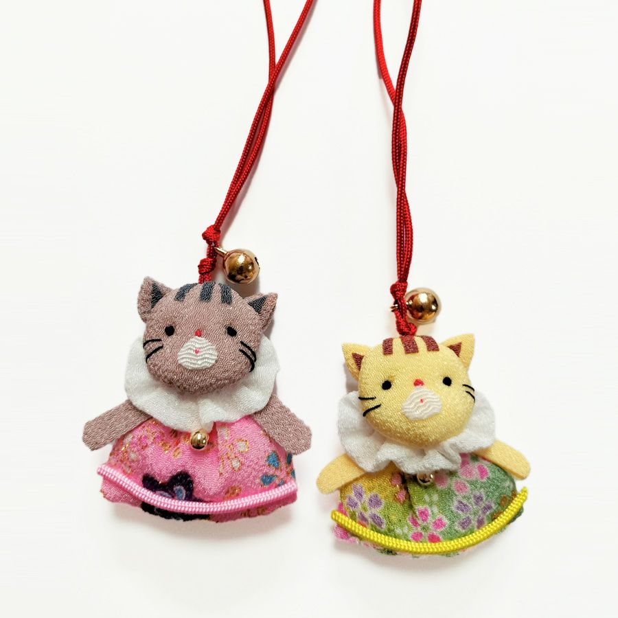 ハンドメイド　和風猫のぬいぐるみ2個セット◆◆古布着物はぎれリメイクぬいぐるみ ちりめん手芸キット 仔猫のチャーム・2個セット |生地 和柄/和布