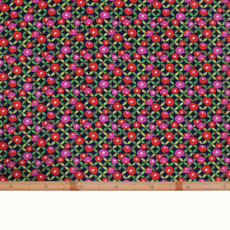 ポリちりめん生地 椿七宝(濃紺) 10cm単位 切り売り 和の小物・洋服に 水洗い可能なポリエステル しっぽう つばき