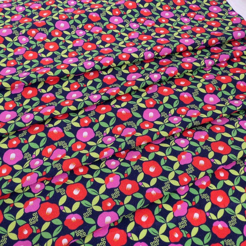 ポリちりめん生地 椿七宝(濃紺) 10cm単位 切り売り 和の小物・洋服に 水洗い可能なポリエステル しっぽう つばき