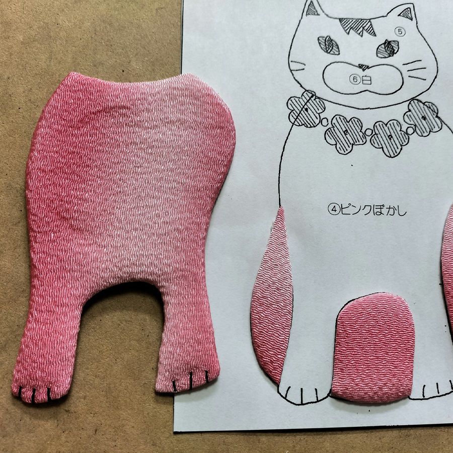 手芸キット 愛しの猫たち 押絵の壁掛け・首輪ピンク猫 |生地 和柄/和布