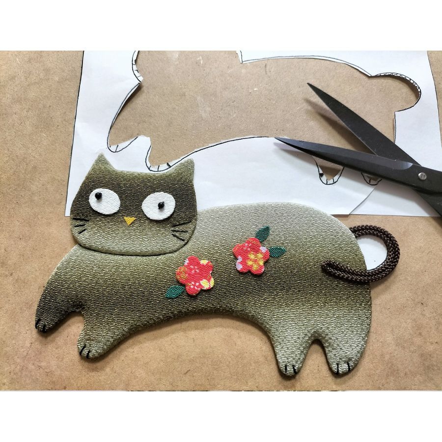 手芸キット 愛しの猫たち 押絵の壁掛け・いたずらキジトラ |生地 和柄