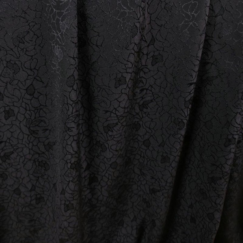  ポリエステルちりめんジャガード・バラ模様(黒)