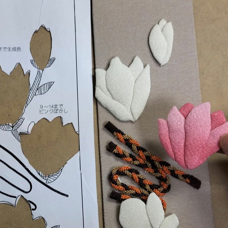 ちりめん手芸キット もてなしの花 3月 モクレン(木蓮)