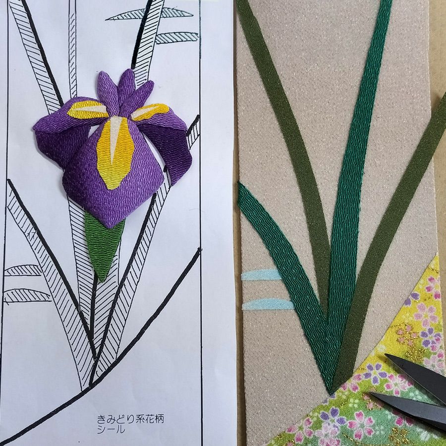 絹ちりめん　染色　額絵　あやめ　菖蒲 　57×57㎝ ちりめん手芸キット もてなしの花 5月 アヤメ(菖蒲)｜五月の和風飾り