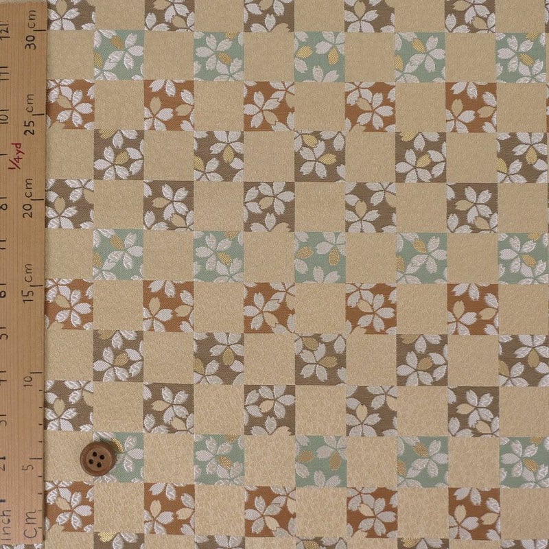 金襴生地(金らん) 市松にのぞく桜(ベージュ) 10cm単位 切り売り