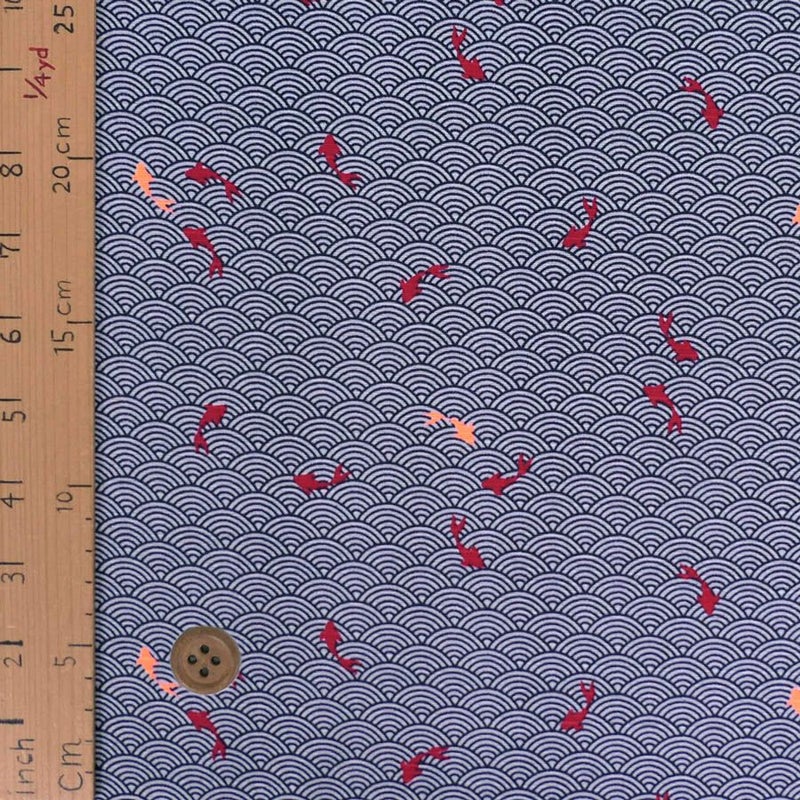 和柄コットン生地 青海波に金魚(濃紺) 10cm単位 切り売り