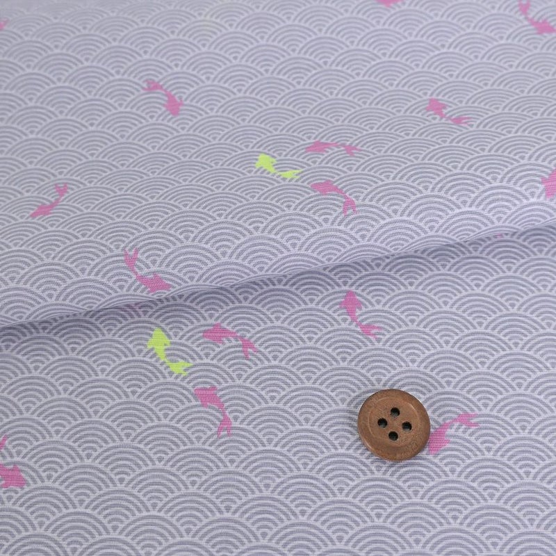 和柄コットン生地 青海波に金魚(グレー) 10cm単位 切り売り