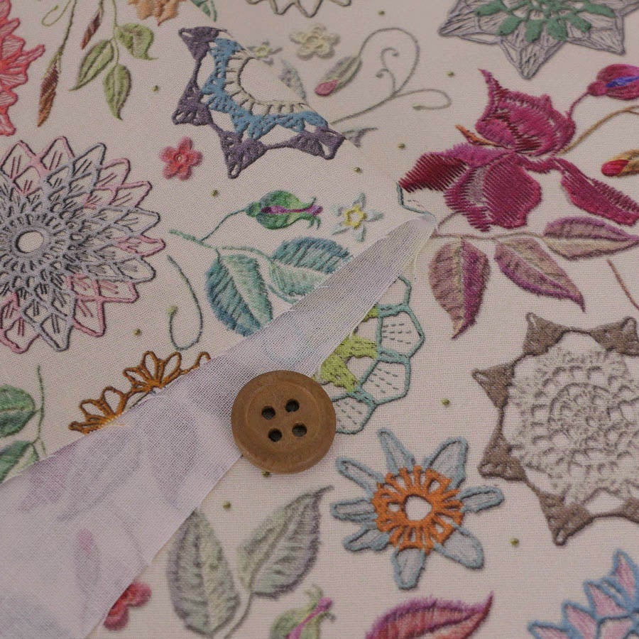 コットン生地 刺しゅう風プリント レースフラワー(ナチュラル) 10cm単位 切り売り