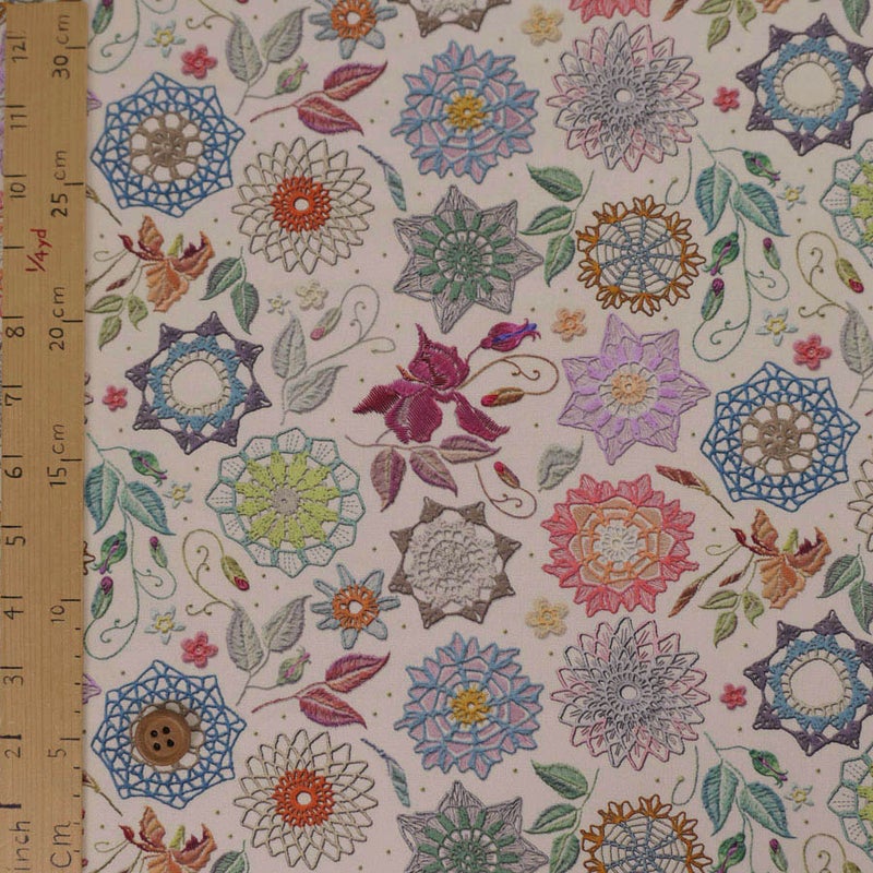 コットン生地 刺しゅう風プリント レースフラワー(ナチュラル) 10cm単位 切り売り
