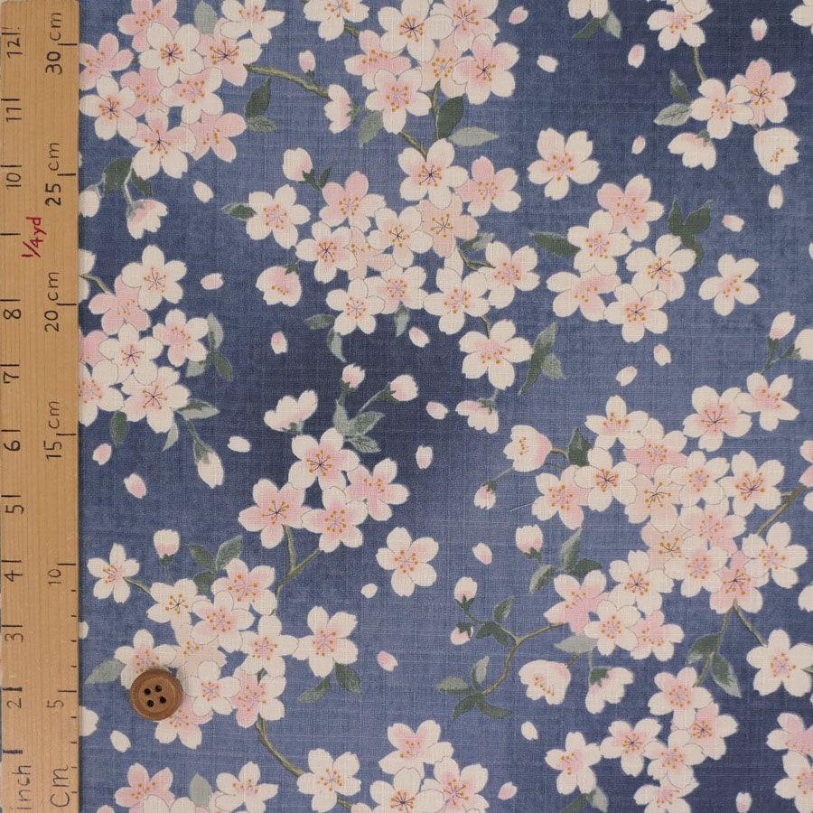 和柄コットン生地 春霞の桜(薄紺青) 10cm単位 切り売り