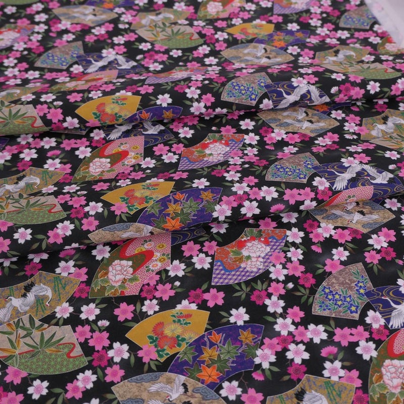 和柄コットン生地 桜に雅扇ちらし(黒) 10cm単位 切り売り
