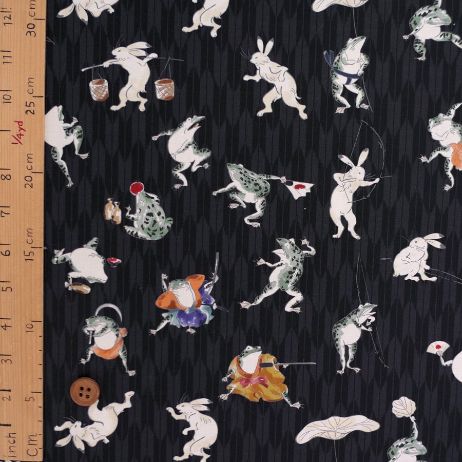 和柄コットン生地 鳥獣戯画風うさぎとかえる 10cm単位 切り売り