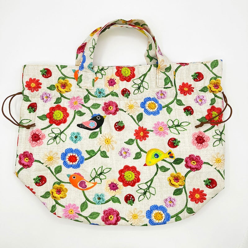 コットン生地 かぎ編み風の花と小鳥といちご 10cm単位 切り売り