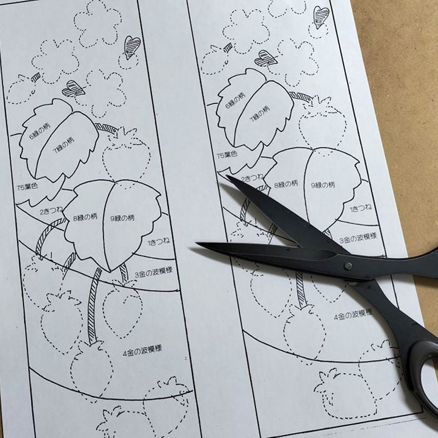 ちりめん手芸キット 花と実の短冊 5月 苺と花