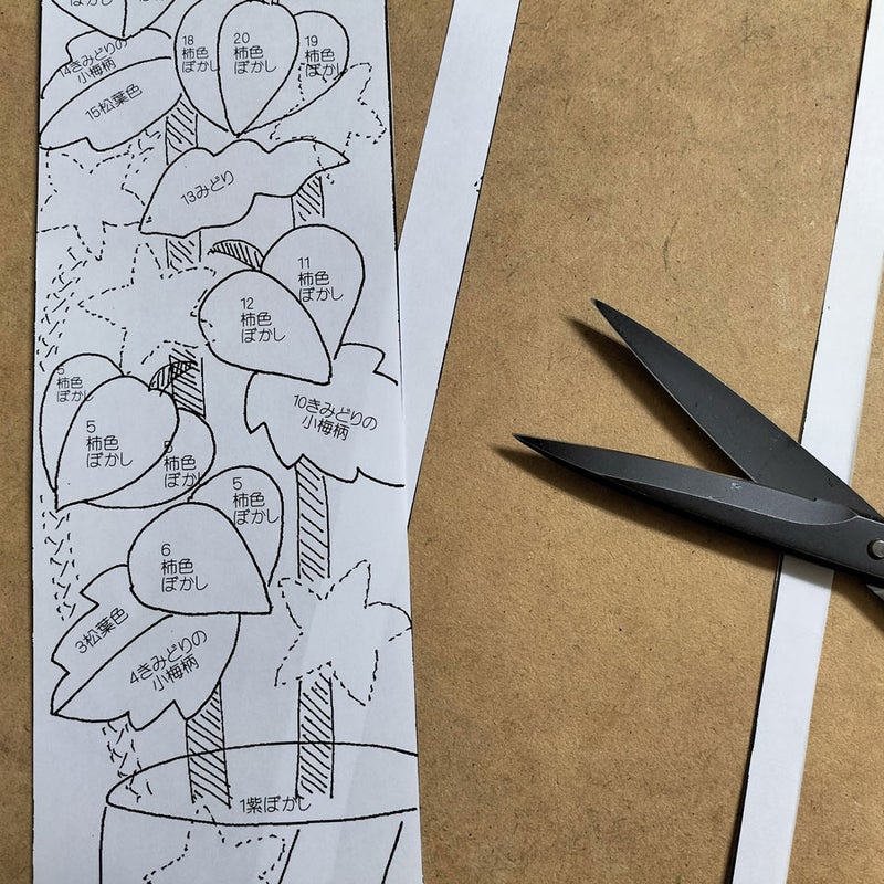 ちりめん手芸キット 花と実の短冊 7月 ほおずきと花