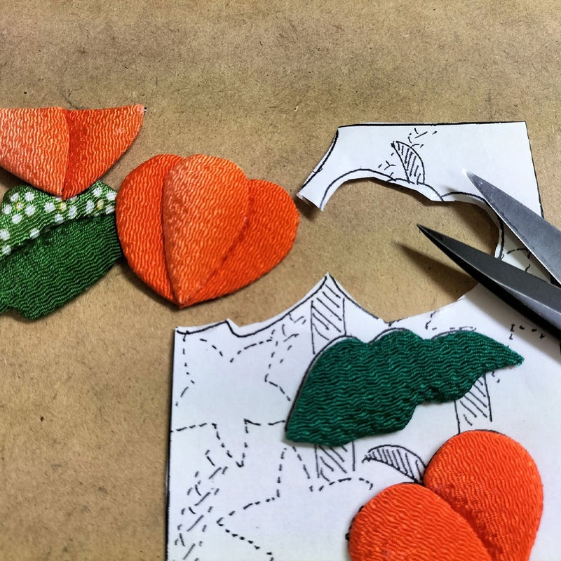 ちりめん手芸キット 花と実の短冊 7月 ほおずきと花