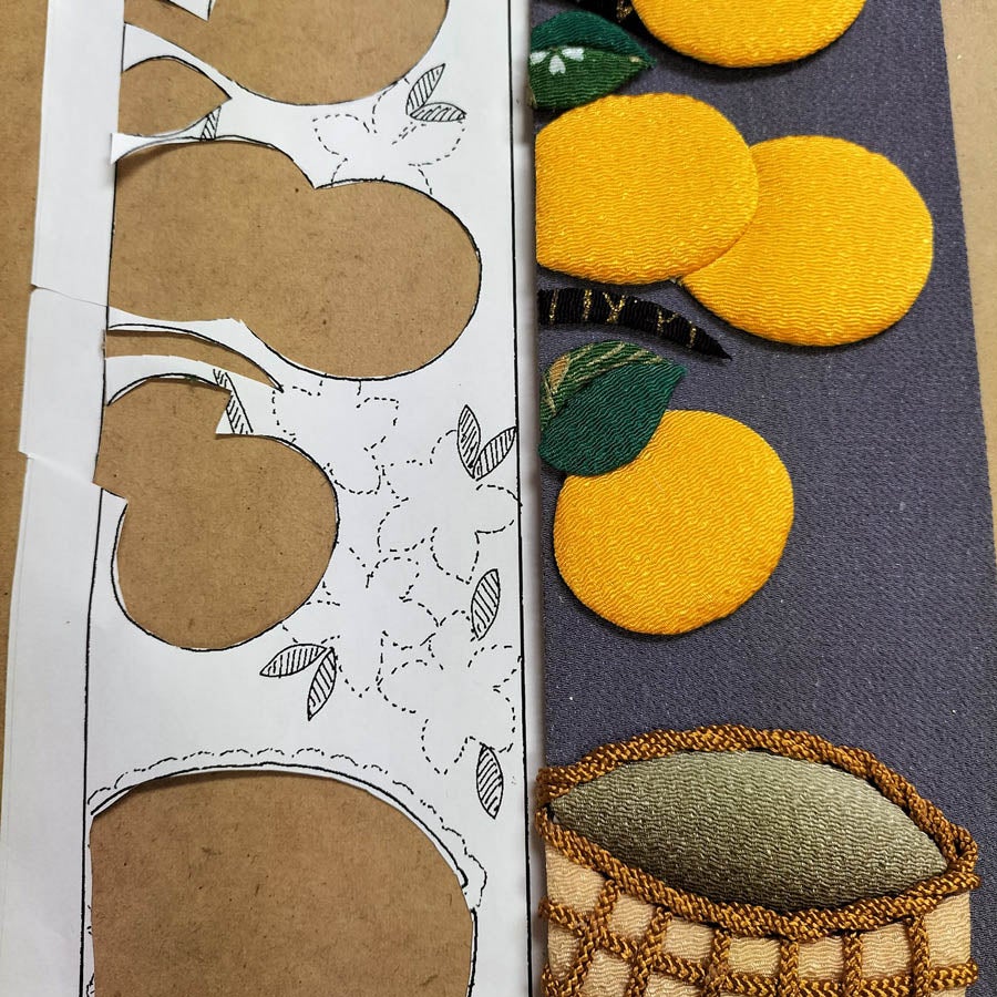 ちりめん手芸キット 花と実の短冊 12月 蜜柑の実