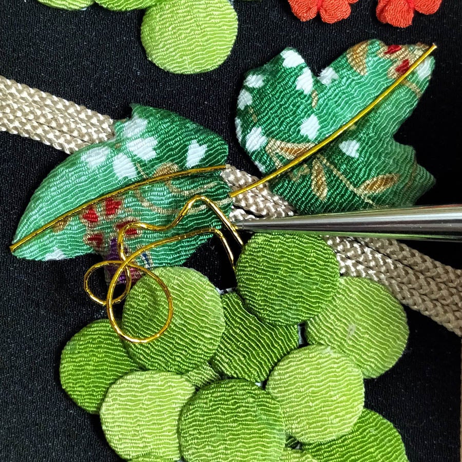 ちりめん手芸キット 花と実の短冊 11月 葡萄の実